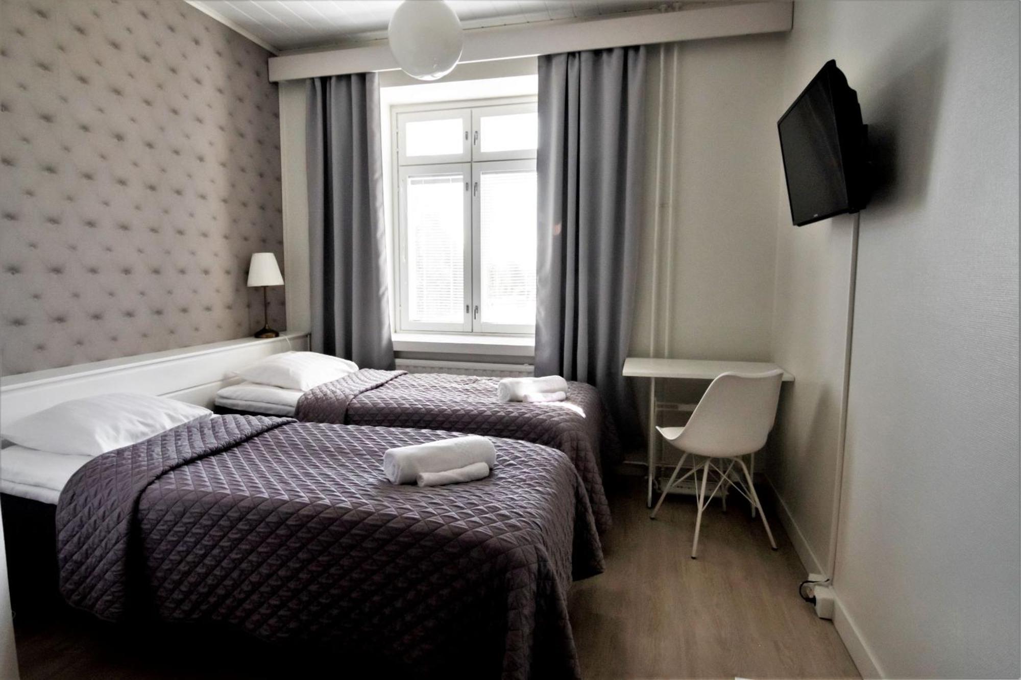 Ik Hotel & Camping Кеуруу Номер фото
