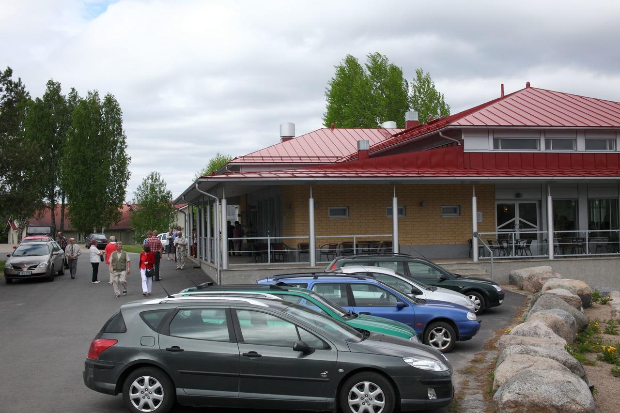 Ik Hotel & Camping Кеуруу Екстер'єр фото